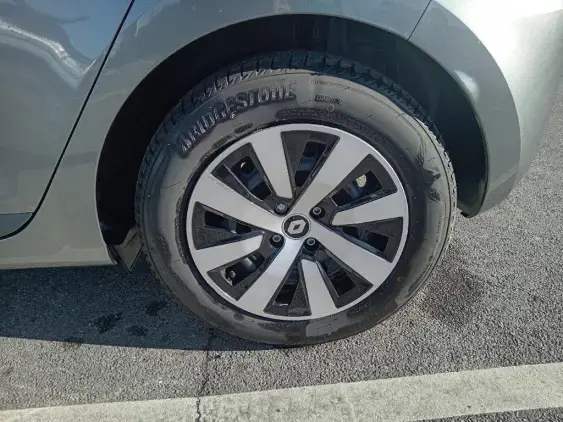 RENAULT CLIO V - voiture d'occasion - Photo 24