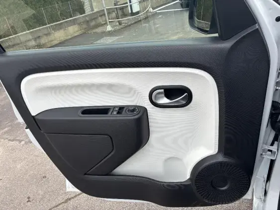 RENAULT TWINGO III - voiture d'occasion - Photo 19