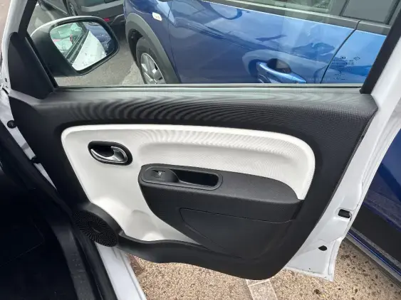 RENAULT TWINGO III - voiture d'occasion - Photo 20