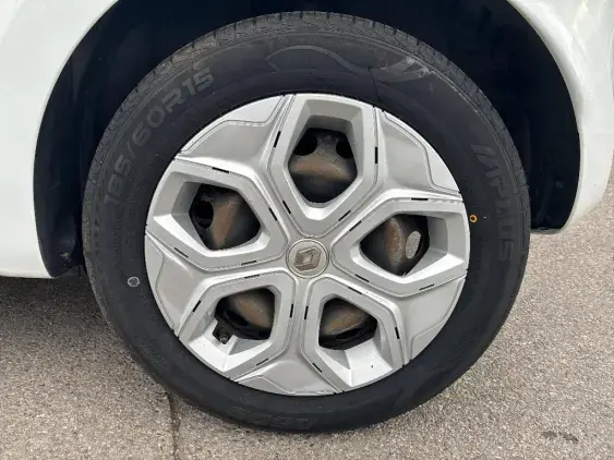 RENAULT TWINGO III - voiture d'occasion - Photo 24