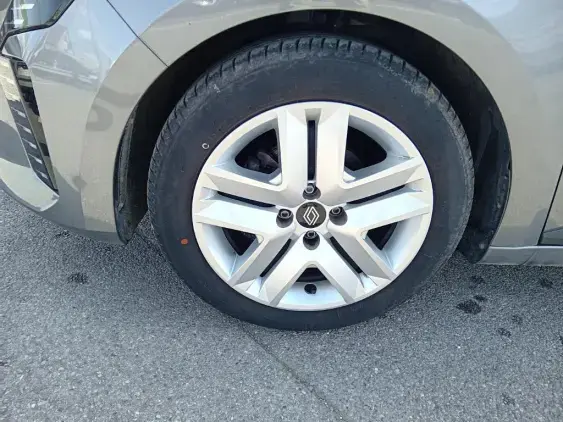 RENAULT CLIO V - voiture d'occasion - Photo 23