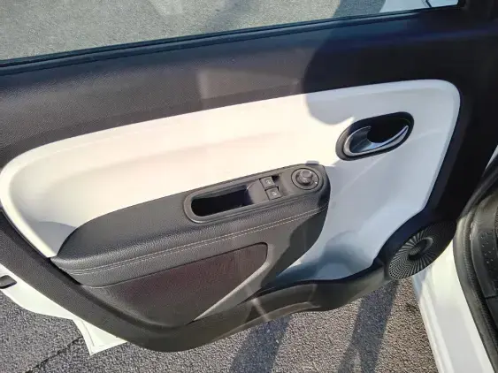 RENAULT TWINGO III - voiture d'occasion - Photo 19