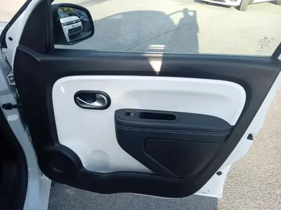 RENAULT TWINGO III - voiture d'occasion - Photo 20