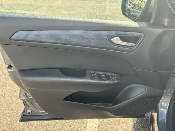 RENAULT ARKANA - voiture d'occasion - Photo 19