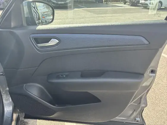 RENAULT ARKANA - voiture d'occasion - Photo 20