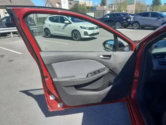 RENAULT CLIO V - voiture d'occasion - Photo 19