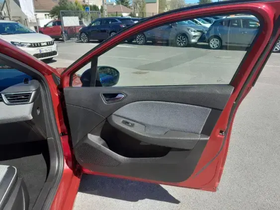 RENAULT CLIO V - voiture d'occasion - Photo 20