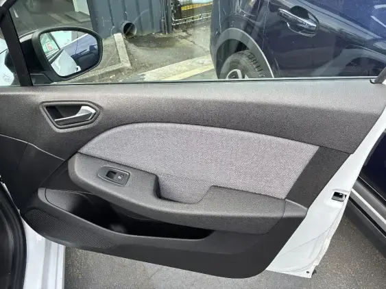 RENAULT CLIO V - voiture d'occasion - Photo 20