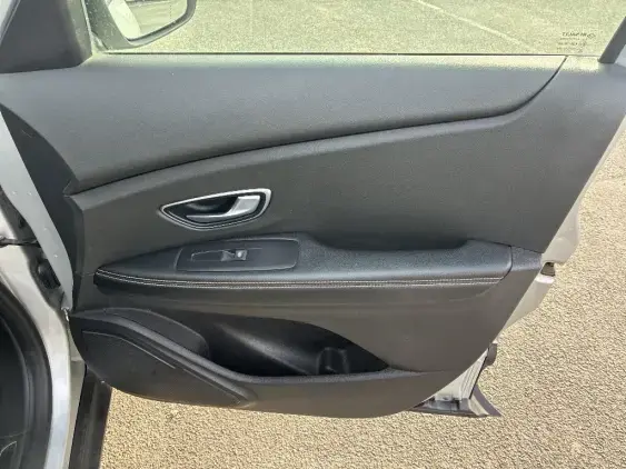 RENAULT SCENIC IV - voiture d'occasion - Photo 19