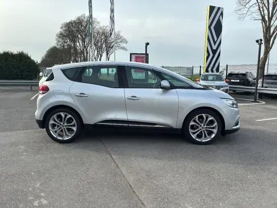 RENAULT SCENIC IV - voiture d'occasion - Photo 22