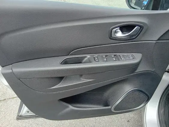 RENAULT CAPTUR - voiture d'occasion - Photo 18