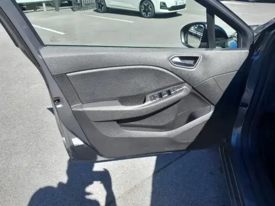 RENAULT CLIO V - voiture d'occasion - Photo 19