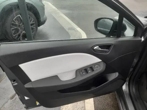 RENAULT CLIO V - voiture d'occasion - Photo 19
