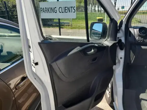 RENAULT TRAFIC FG III - voiture d'occasion - Photo 19