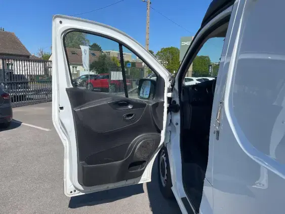 RENAULT TRAFIC FG III - voiture d'occasion - Photo 19