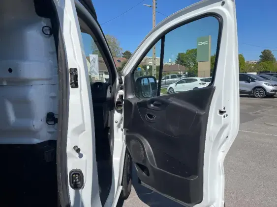 RENAULT TRAFIC FG III - voiture d'occasion - Photo 20