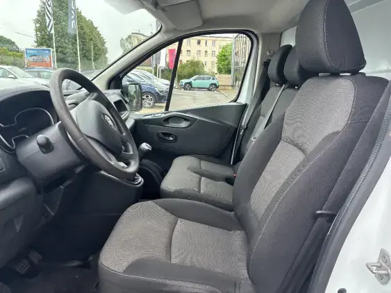 RENAULT TRAFIC FG III - voiture d'occasion - Photo 18