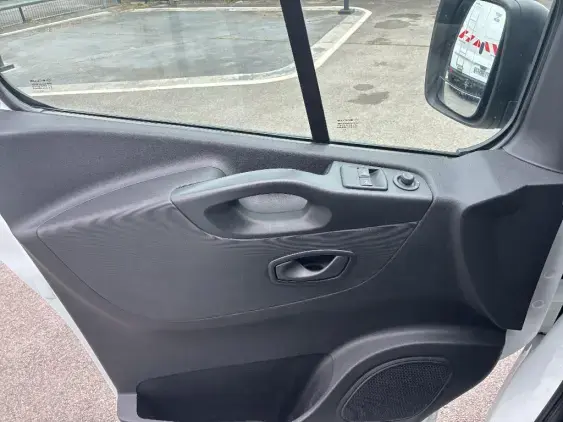 RENAULT TRAFIC FG III - voiture d'occasion - Photo 19