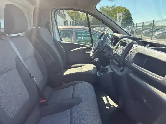 RENAULT TRAFIC FG III - voiture d'occasion - Photo 17