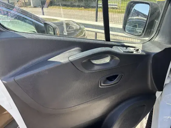 RENAULT TRAFIC FG III - voiture d'occasion - Photo 18