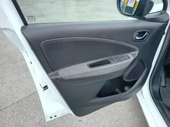 RENAULT ZOE - voiture d'occasion - Photo 19