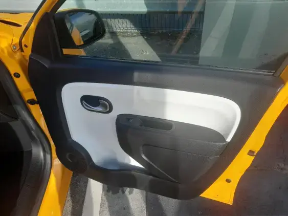 RENAULT TWINGO III - voiture d'occasion - Photo 19