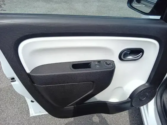 RENAULT TWINGO III - voiture d'occasion - Photo 19