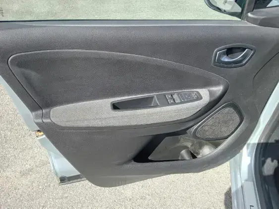 RENAULT ZOE - voiture d'occasion - Photo 19