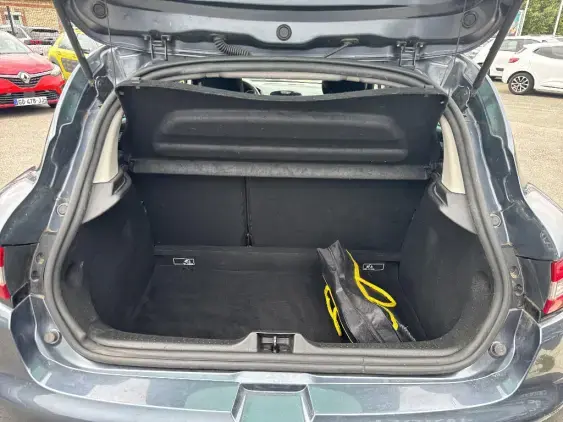 RENAULT CLIO IV - voiture d'occasion - Photo 16