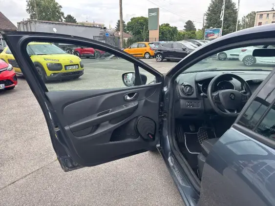 RENAULT CLIO IV - voiture d'occasion - Photo 19