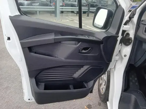 RENAULT TRAFIC III - voiture d'occasion - Photo 19
