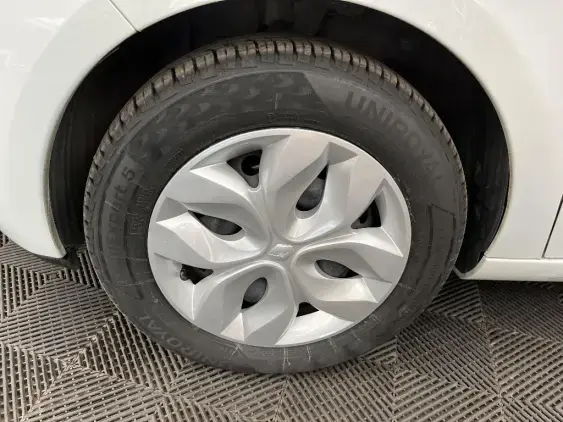 RENAULT ZOE - voiture d'occasion - Photo 23