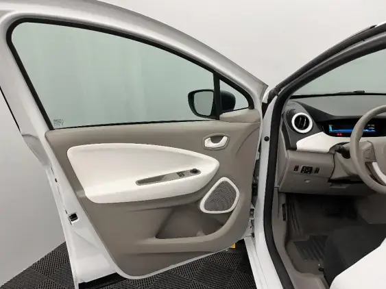 RENAULT ZOE - voiture d'occasion - Photo 19