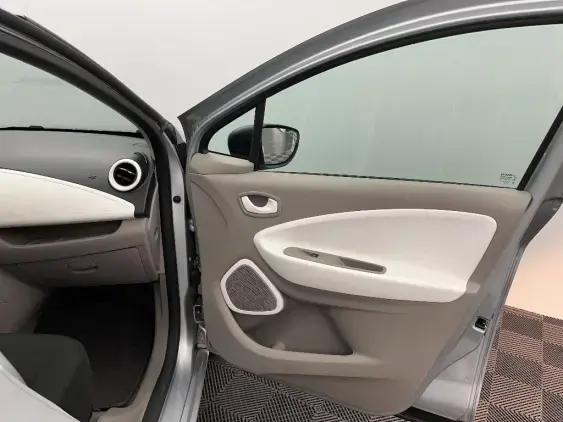 RENAULT ZOE - voiture d'occasion - Photo 20