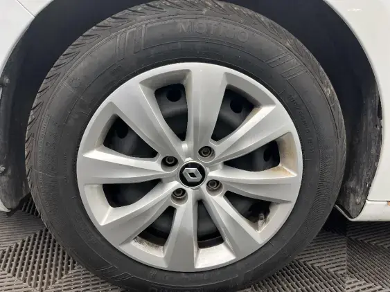 RENAULT CLIO V - voiture d'occasion - Photo 23