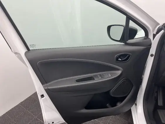 RENAULT ZOE - voiture d'occasion - Photo 18