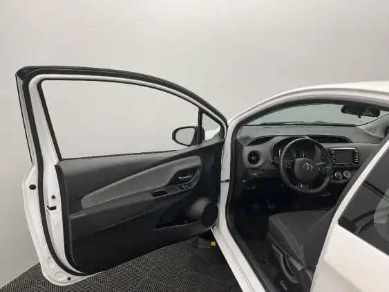 TOYOTA YARIS III - voiture d'occasion - Photo 19