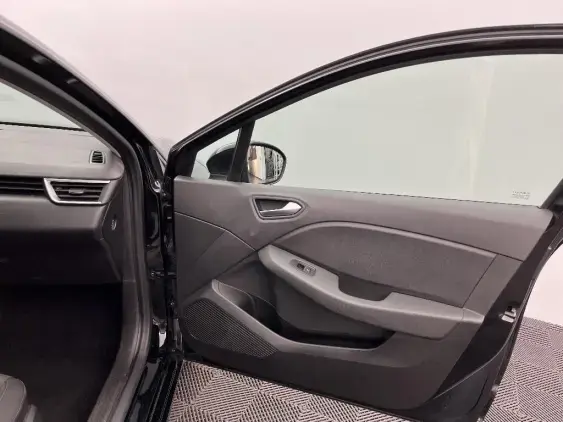 RENAULT CLIO V - voiture d'occasion - Photo 20