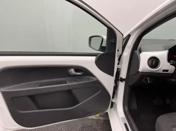 VOLKSWAGEN UP - voiture d'occasion - Photo 19