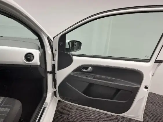 VOLKSWAGEN UP - voiture d'occasion - Photo 20