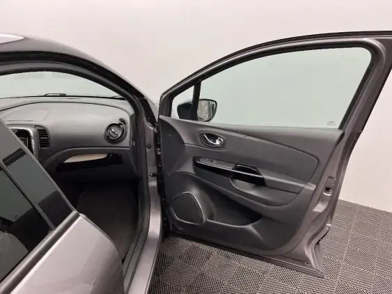 RENAULT CAPTUR - voiture d'occasion - Photo 20