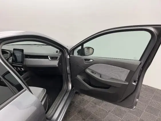 RENAULT CLIO V - voiture d'occasion - Photo 20