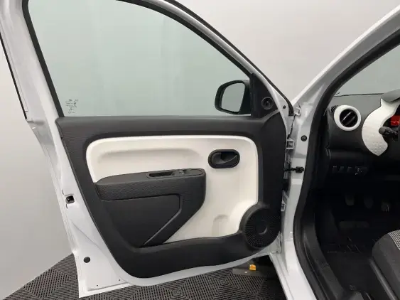 RENAULT TWINGO III - voiture d'occasion - Photo 19