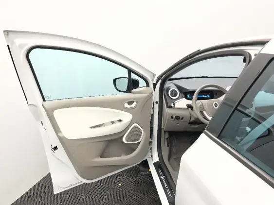 RENAULT ZOE - voiture d'occasion - Photo 19