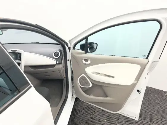 RENAULT ZOE - voiture d'occasion - Photo 20