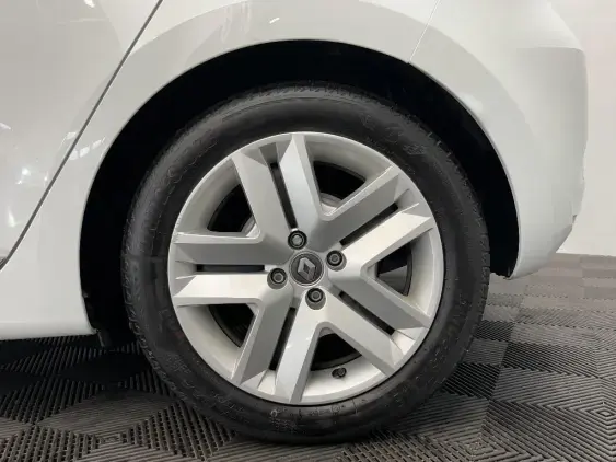 RENAULT CLIO V - voiture d'occasion - Photo 24