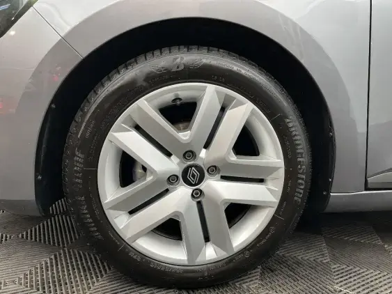 RENAULT CLIO V - voiture d'occasion - Photo 23