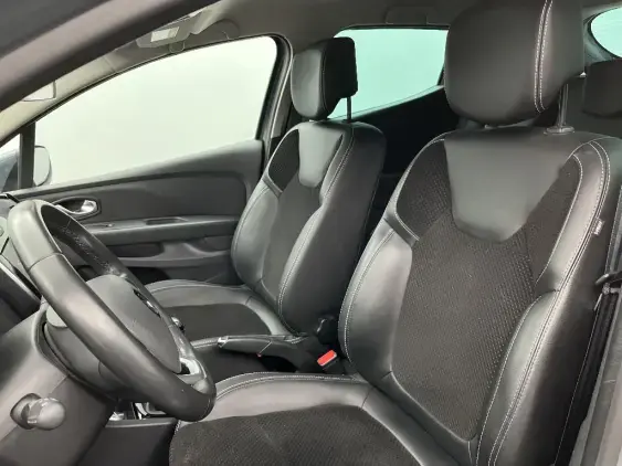 RENAULT CLIO IV - voiture d'occasion - Photo 18