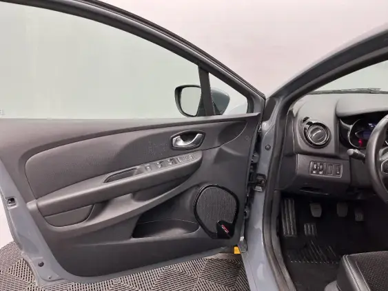 RENAULT CLIO IV - voiture d'occasion - Photo 19