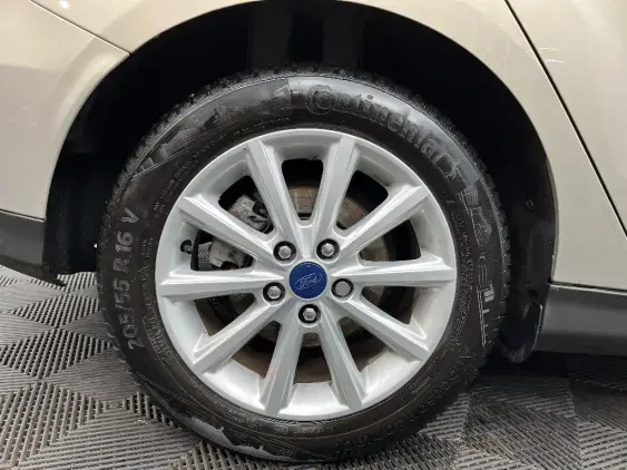 FORD FOCUS III - voiture d'occasion - Photo 25